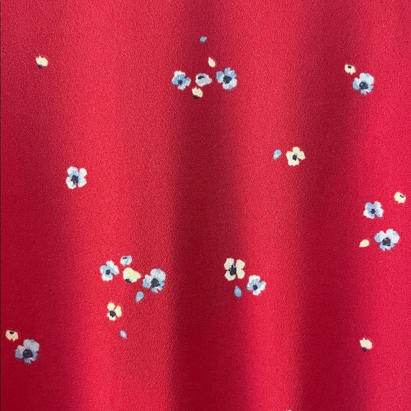 Gibson long sleeved dark pink top with tiny floral. Size Medium. - Picture 9 of 11